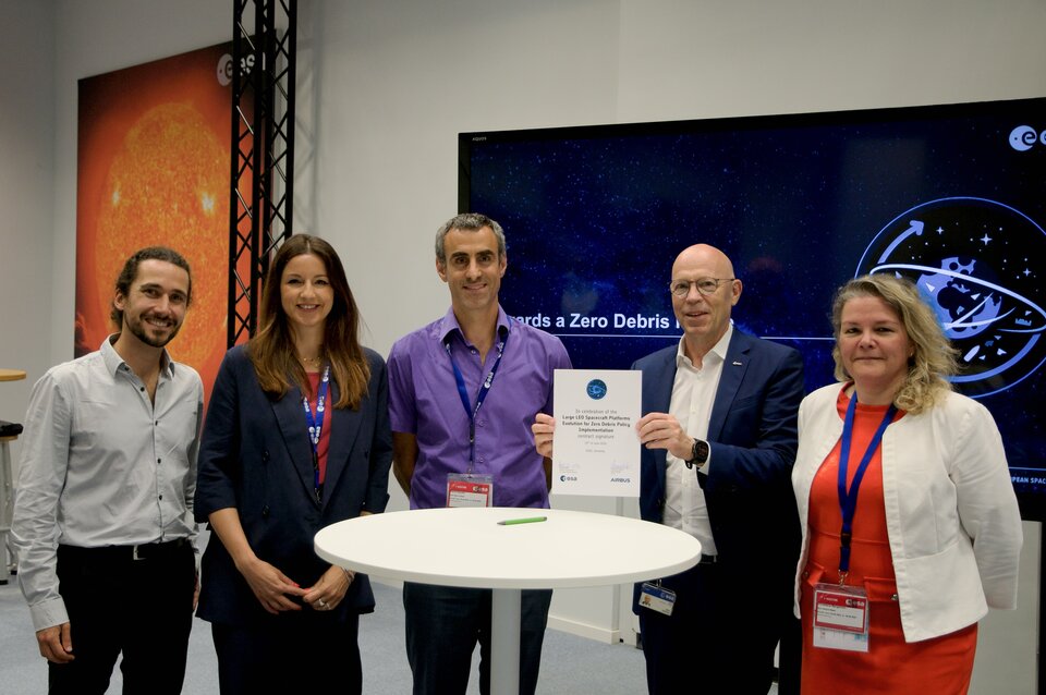 Débris spatiaux : une liste de tâches technologiques pour atteindre l'objectif 