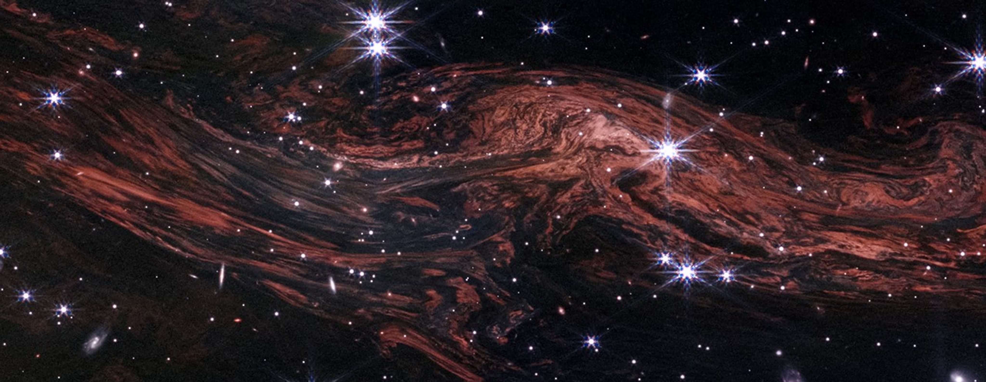 Les boucles coronales scintillantes précèdent les éruptions solaires majeures