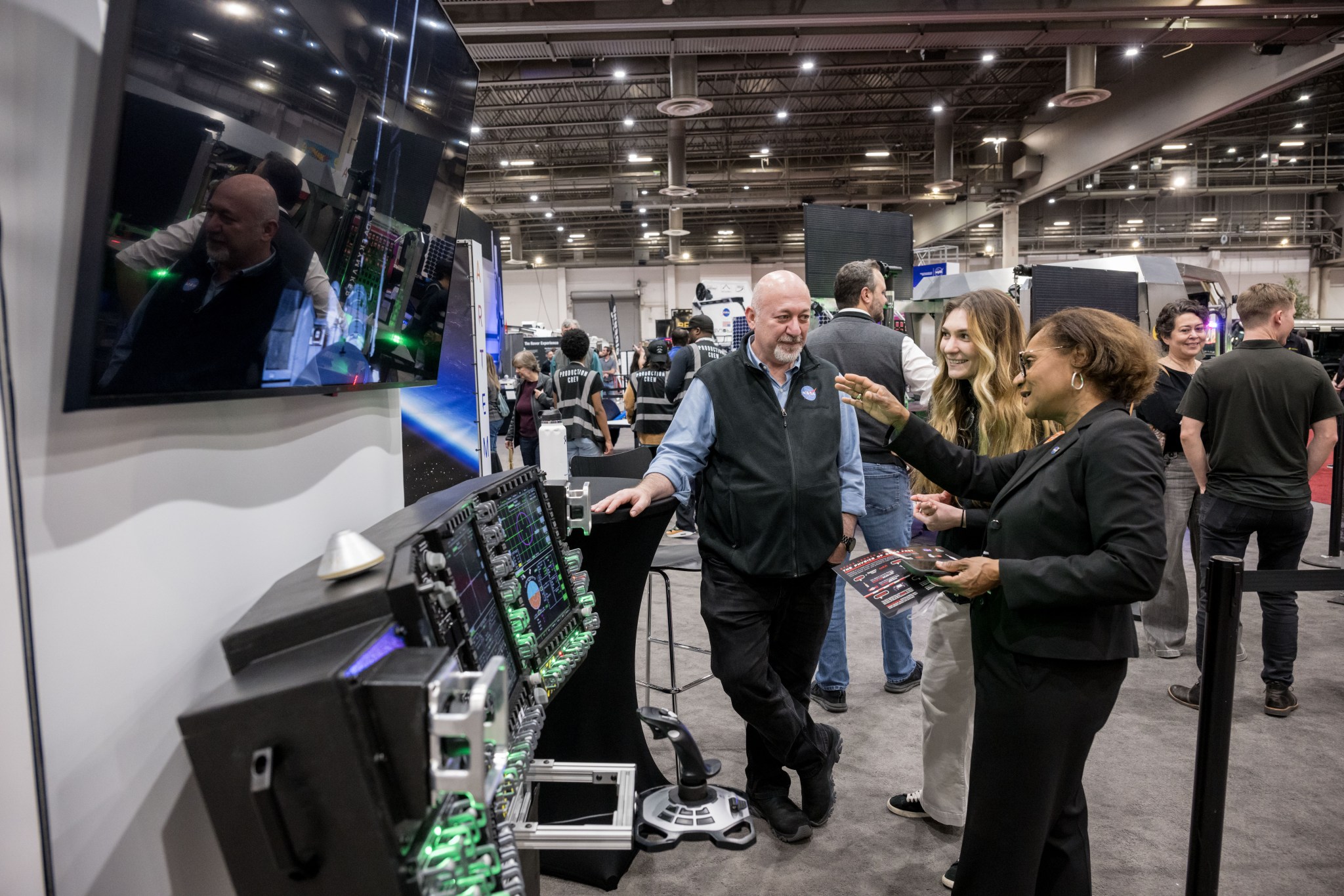 La NASA conduit l'avenir : Artemis en vedette au Houston AutoBoative Show