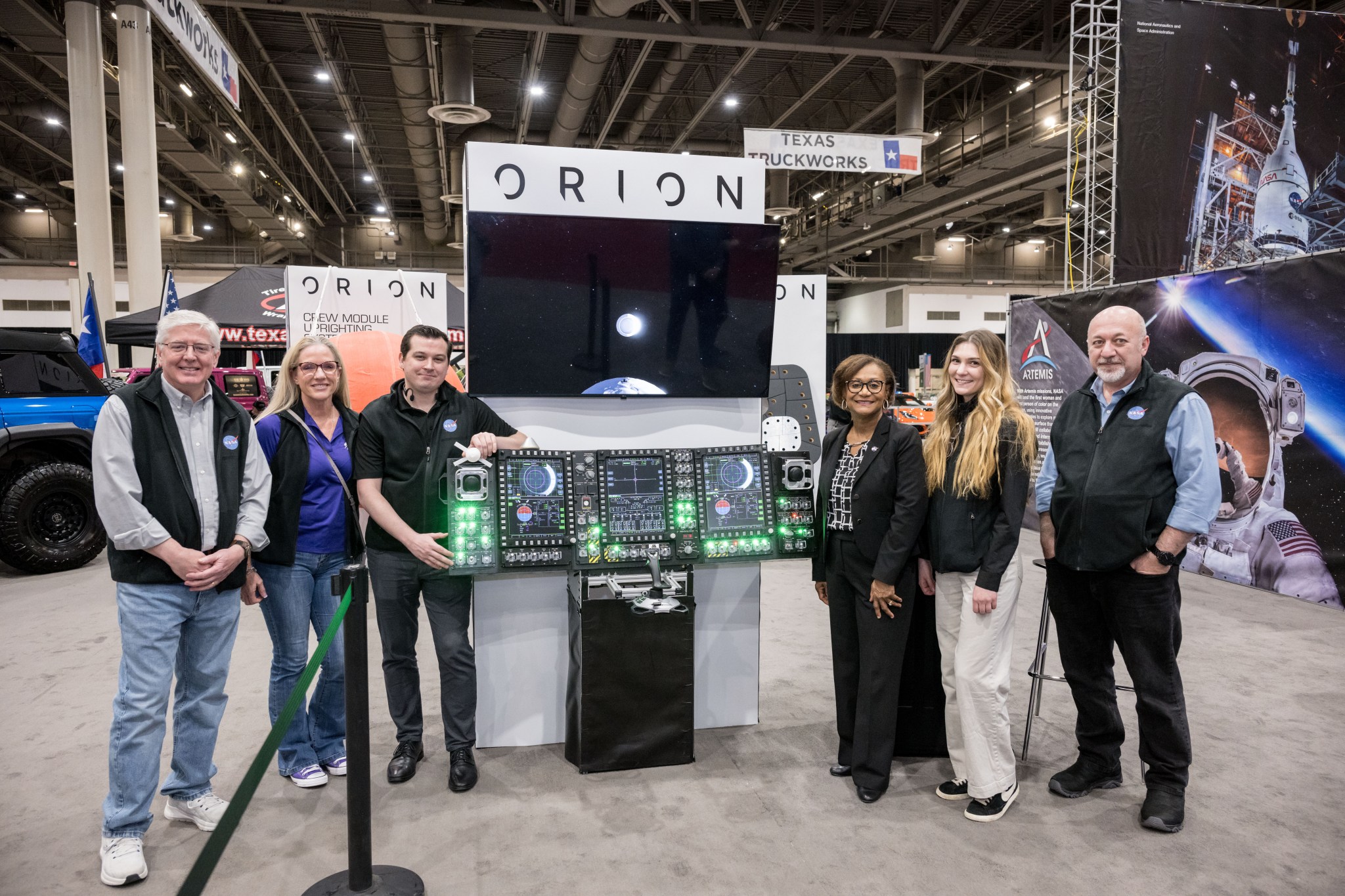 La NASA conduit l'avenir : Artemis en vedette au Houston AutoBoative Show