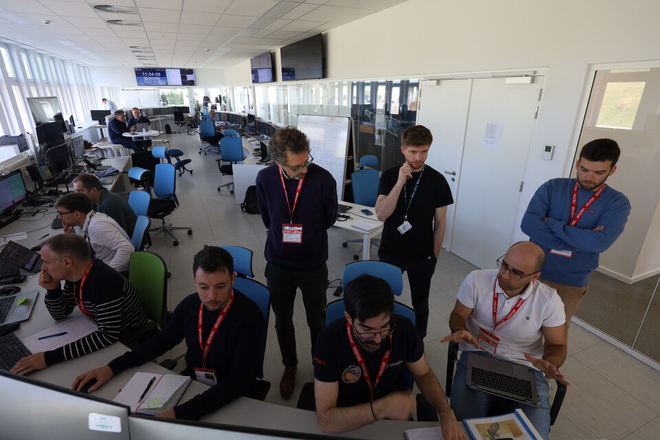 First autonomous formation flight of double satellite Proba-3