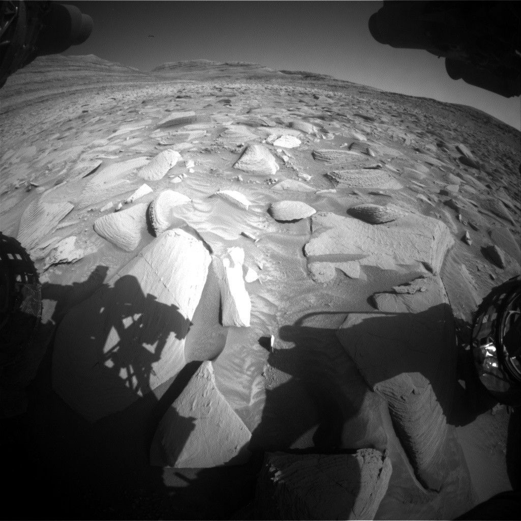 Sols 4488-4490: Progress Through the Ankle-Breaking Terrain (West of Texoli Butte, Climbing Southward)