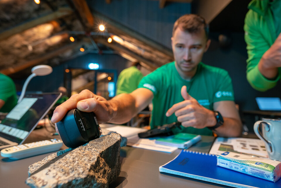 PANGAEA 2025 : les astronautes étudient la géologie lunaire dans un fjord