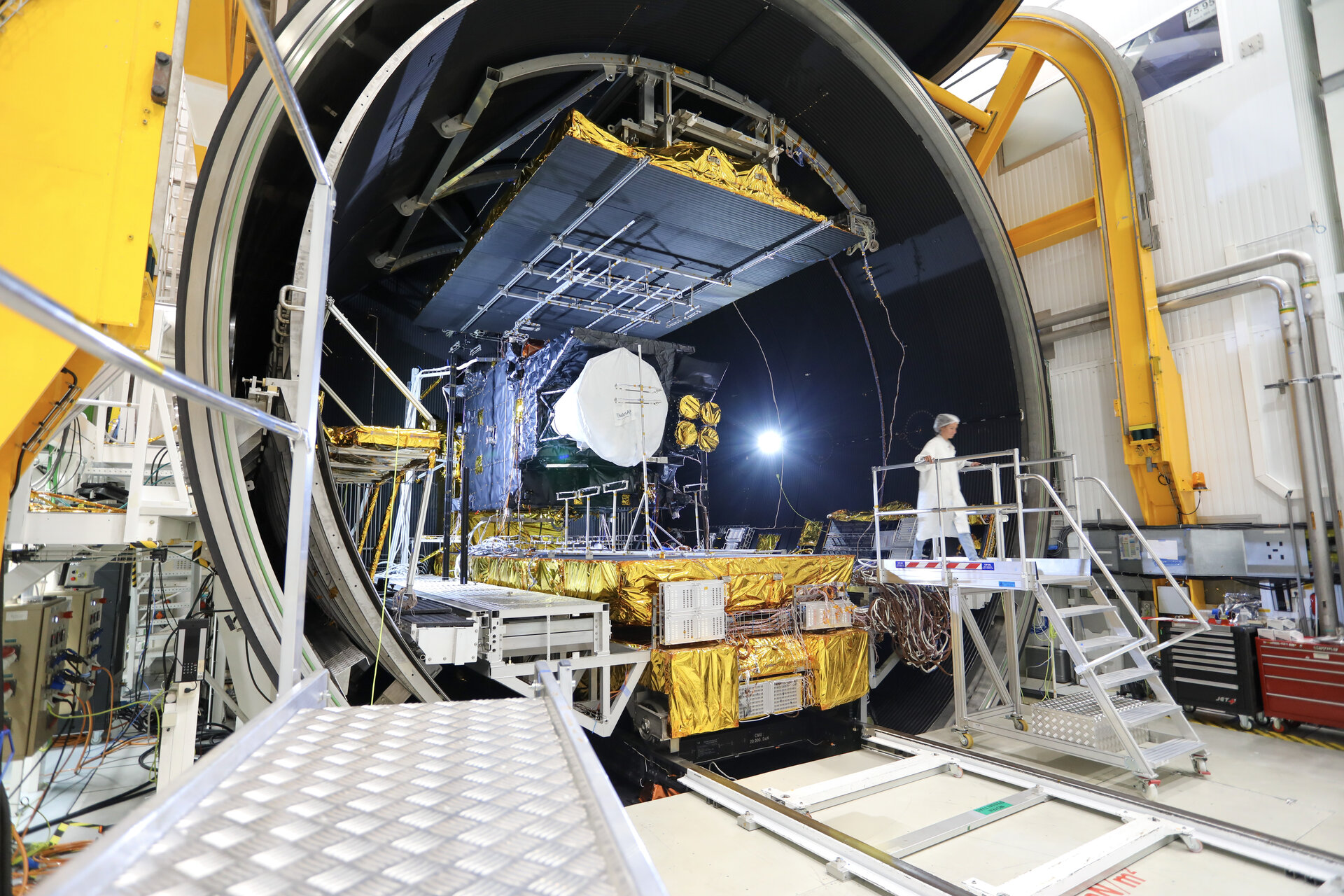 Second MTG-Imager satellite passes thermal vacuum test