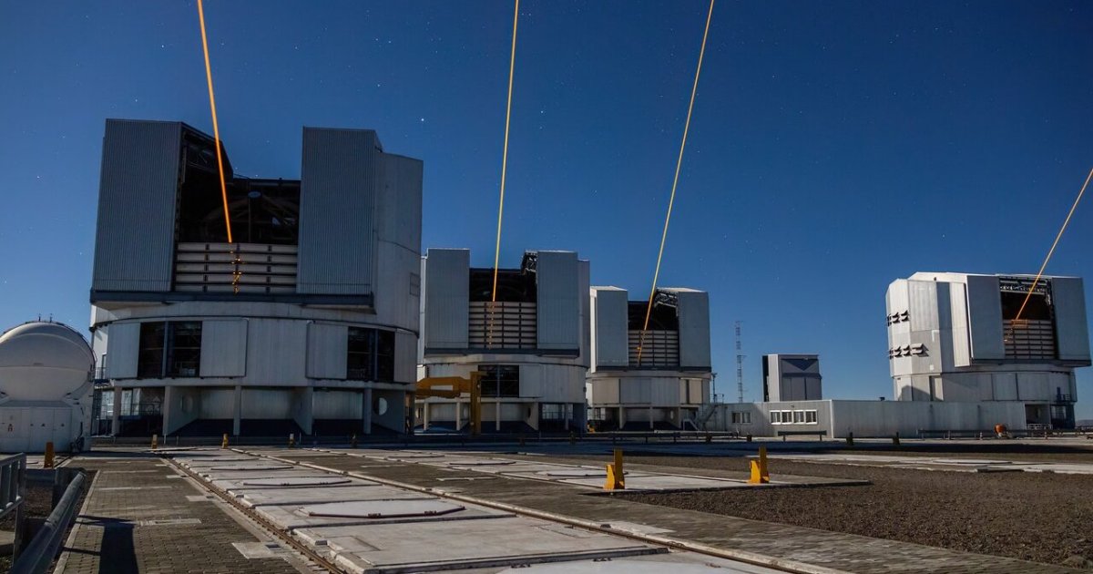 Quatre étoiles lasers inaugurent une nouvelle ère pour l'interférométrie au VLT