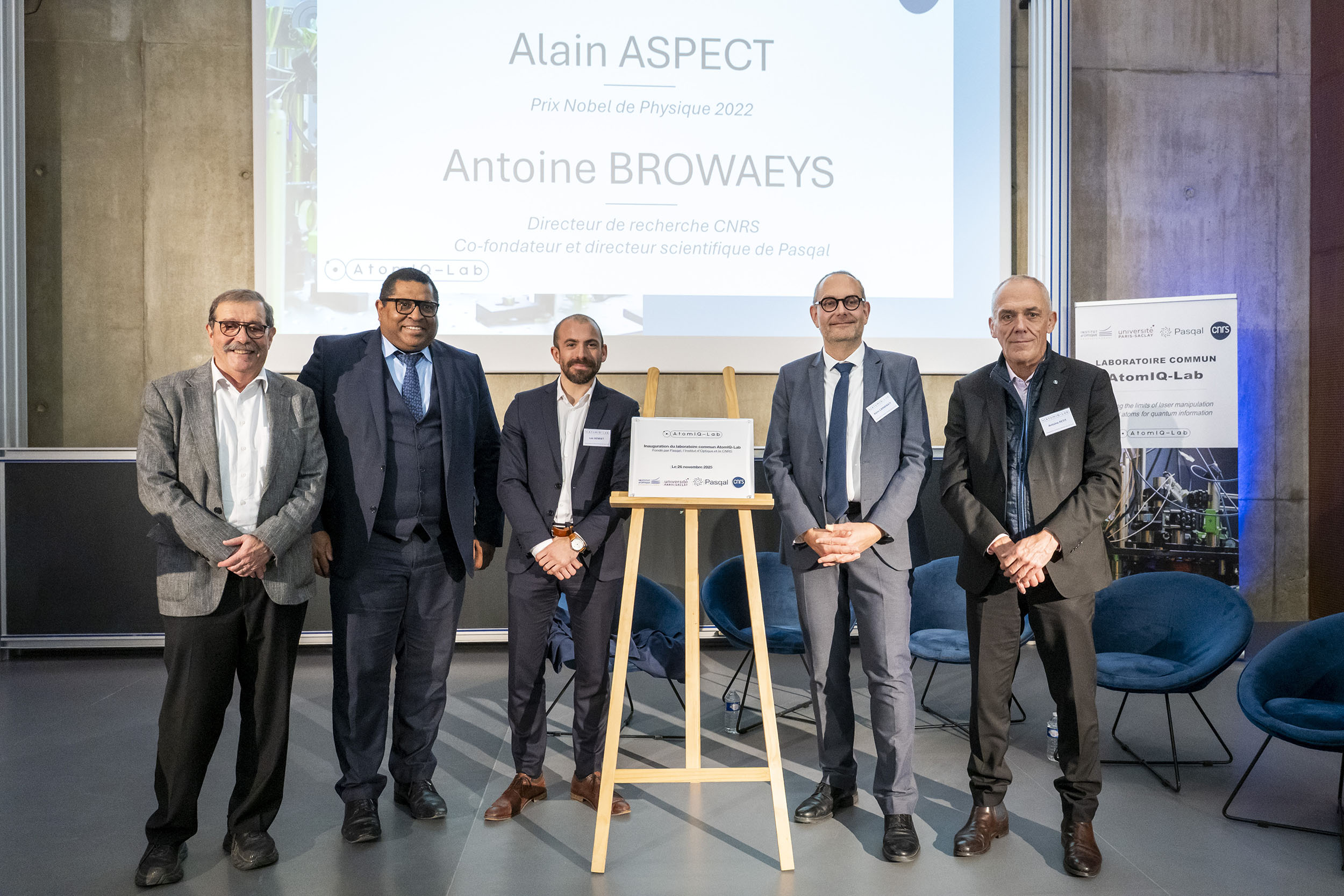 Le CNRS, l’Institut d’Optique Graduate School et la scale-up Pasqal s’associent pour construire les ordinateurs du futur