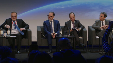 RÉVÉLATION EXCLUSIVE : L'Europe Spatiale Face au Plus Grand DÉFI de Son Histoire ! Ce que le DG de l'ESA a VRAIMENT dit...