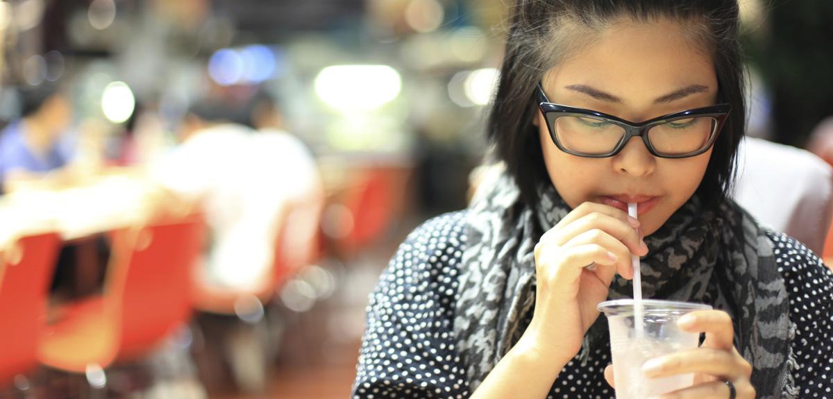 RÉVÉLATION EXCLUSIVE : Ce que les laboratoires de l'alimentation nous préparent – L'assiette de 2030 va vous CHOCQUER !