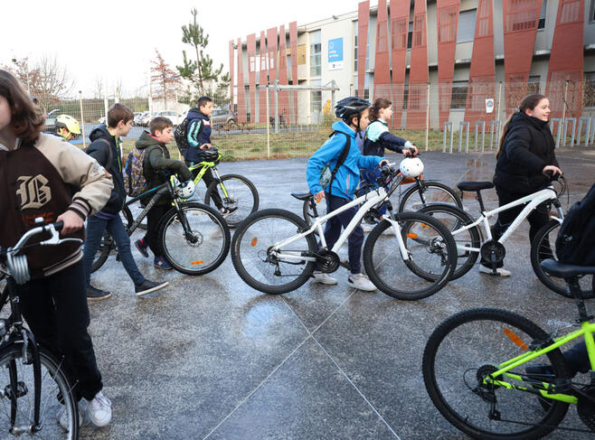 RÉVÉLATION CHOC : Ce que personne ne vous dit sur les déplacements de VOS enfants au collège !