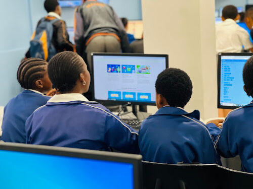 RÉVÉLATION CHOC : Le secret des jeunes créateurs sud-africains qui va bouleverser l'avenir de la tech mondiale en 2025 !