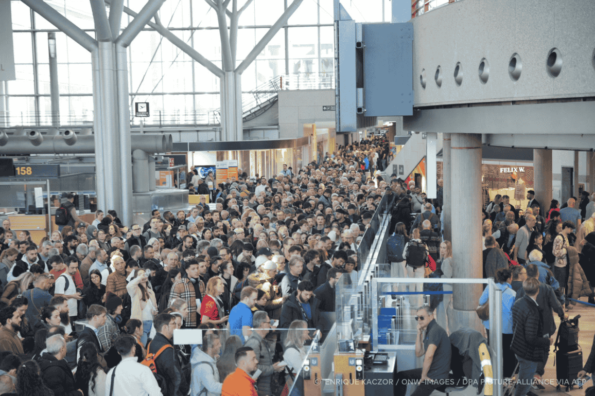 ENFIN ! Vos Voyages À Forfait Sont SAUVÉS : Le Parlement Européen Vote des Règles INÉDITES Après le Chaos de la Pandémie !