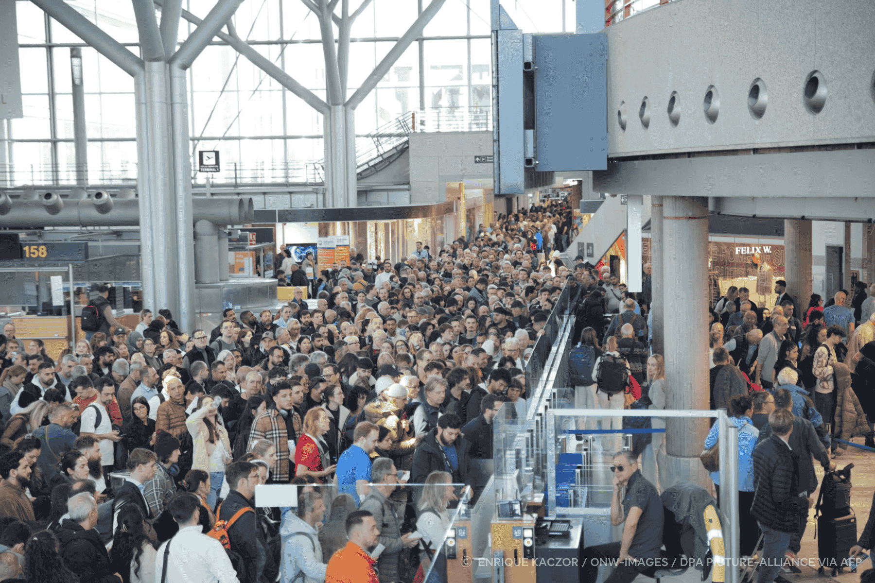 ENFIN ! Vos Voyages À Forfait Sont SAUVÉS : Le Parlement Européen Vote des Règles INÉDITES Après le Chaos de la Pandémie !