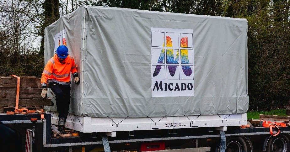 Livraison du banc d'optique adaptative de l'instrument MICADO à Meudon